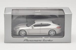 Porsche Panamera 970 Turbo Beige Minichamps 1:43 WAP0200519 Metal - imagen 4 de 4