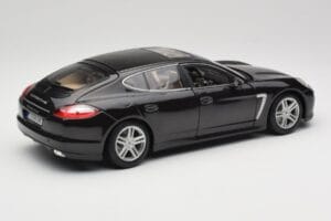 Porsche Panamera Turbo 970 Negro Maisto 1:18 36197 Metal - imagen 3 de 8
