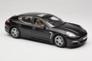 Porsche Panamera Turbo 970 Negro Maisto 1:18 36197 Metal - imagen 6 de 8