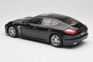 Porsche Panamera Turbo 970 Negro Maisto 1:18 36197 Metal - imagen 7 de 8