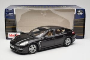 Porsche Panamera Turbo 970 Negro Maisto 1:18 36197 Metal - imagen 8 de 8
