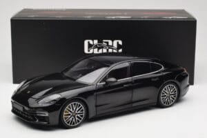 Porsche Panamera 971 Turbo S Negro Metallic Minichamps 1:18 113061076 Metal - imagen 8 de 8
