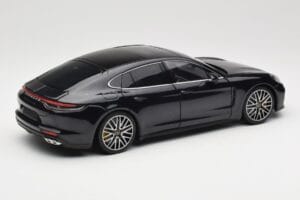 Porsche Panamera 971 Turbo S Azul Metallic Minichamps 1:18 113061075 Metal - imagen 3 de 8