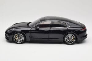 Porsche Panamera 971 Turbo S Azul Metallic Minichamps 1:18 113061075 Metal - imagen 4 de 8