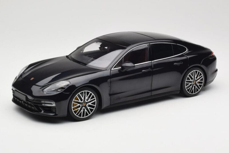Porsche Panamera 971 Turbo S Azul Metallic Minichamps 1:18 113061075 Metal