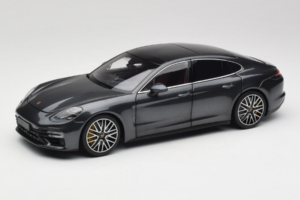 Porsche Panamera 971 Turbo S Grey Metallic Minichamps 1:18 113061073 Metal