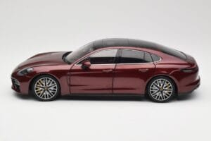 Porsche Panamera 971 Turbo S Rojo Metallic Minichamps 1:18 113061077 Metal - imagen 4 de 8