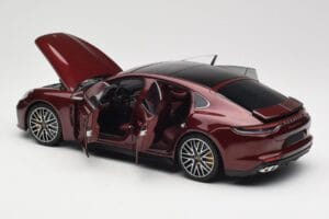 Porsche Panamera 971 Turbo S Rojo Metallic Minichamps 1:18 113061077 Metal - imagen 5 de 8