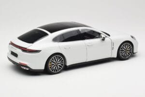 Porsche Panamera 971 Turbo S Blanco Metallic Minichamps 1:18 113061074 Metal - imagen 3 de 8