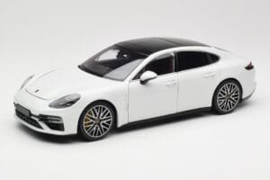 Porsche Panamera 971 Turbo S Blanco Metallic Minichamps 1:18 113061074 Metal