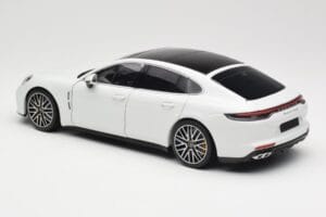 Porsche Panamera 971 Turbo S Blanco Metallic Minichamps 1:18 113061074 Metal - imagen 7 de 8