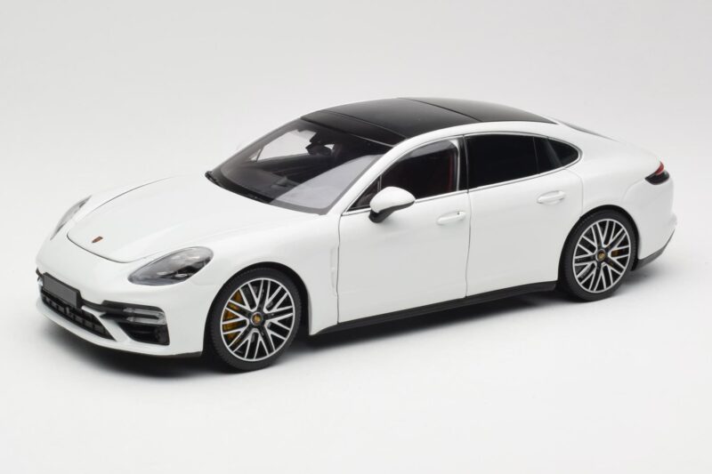 Porsche Panamera 971 Turbo S Blanco Metallic Minichamps 1:18 113061074 Metal