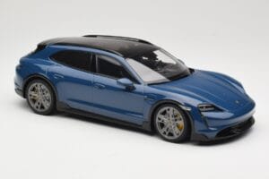 Porsche Taycan J1 Turbo S Cross Turismo Azul Minichamps 1:18 155069301 Metal - imagen 4 de 6