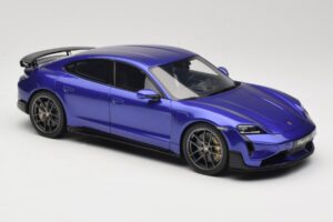 Porsche Taycan J1 Turbo GT Purple Sky Metallic GT Spirit 1:18 GT520 Resina - imagen 4 de 6