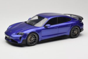 Porsche Taycan J1 Turbo GT Purple Sky Metallic GT Spirit 1:18 GT520 Resina