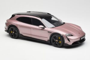 Porsche Taycan Turbo S Cross Turismo Rosa Metálico GT Spirit 1:18 GT440 Resina - imagen 4 de 6