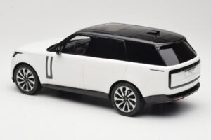 Land Rover Range Rover L460 P530 Autobiography Fuji White GT Spirit 1:18 GT533 Resina - imagen 5 de 6