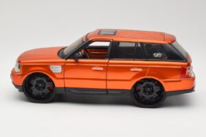 Range Rover Sport L320 Naranja Maisto 1:18 31081 Metal - imagen 4 de 8