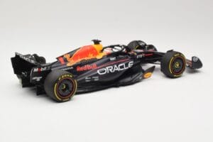 Red Bull Racing RB19 #1 M. Verstappen Winner Monaco GP 2023 Minichamps 1:18 110230701 Metal - imagen 2 de 6