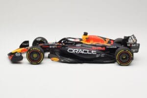 Red Bull Racing RB19 #1 M. Verstappen Winner Monaco GP 2023 Minichamps 1:18 110230701 Metal - imagen 3 de 6