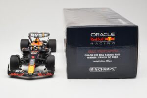 Red Bull Racing RB19 #1 M. Verstappen Winner Spanish GP 2023 Minichamps 1:18 110230801 Metal - imagen 6 de 6