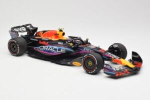 Red Bull Racing RB19 #11 S. Perez 2nd Place Miami GP 2023 Minichamps 1:18 110230511 Metal - imagen 4 de 6