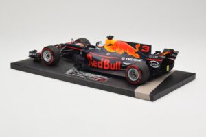 Red Bull Racing Tag Heuer RB13 #3 D. Ricciardo 3rd Place Malaysian GP 2017 Minichamps 1:18 117171503 Metal - imagen 5 de 6