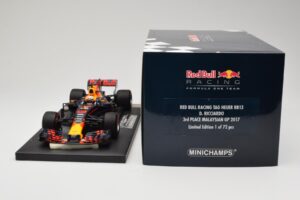 Red Bull Racing Tag Heuer RB13 #3 D. Ricciardo 3rd Place Malaysian GP 2017 Minichamps 1:18 117171503 Metal - imagen 6 de 6