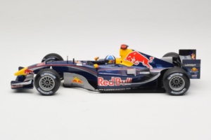 Red Bull RB1 Cosworth #14 D. Coulthard Red Bull Racing Showcar 2005 Minichamps 1:18 100050014 Metal - imagen 3 de 6