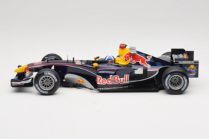 Red Bull RB1 Cosworth #14 D. Coulthard Red Bull Racing Showcar 2005 Minichamps 1:18 100050084 Metal - imagen 3 de 7