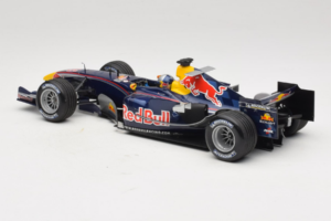 Red Bull RB1 Cosworth #15 C. Klien Red Bull Racing Showcar 2005 Minichamps 1:18 100050085 Metal - imagen 5 de 7