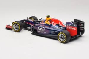 Red Bull RB10 Renault #3 D. Ricciardo Infiniti Red Bull Racing Showcar 2014 Minichamps 1:18 110140003 Metal - imagen 5 de 6