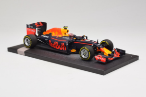 Red Bull RB12 Tag Heuer #26 D. Kvyat Red Bull Racing Showcar 2016 Minichamps 1:18 117160026 Resina - imagen 4 de 7