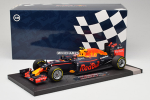 Red Bull RB12 Tag Heuer #26 D. Kvyat Red Bull Racing Showcar 2016 Minichamps 1:18 117160026 Resina - imagen 7 de 7