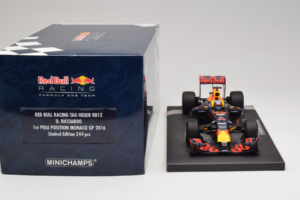 Red Bull RB12 Tag Heuer #3 D. Ricciardo Red Bull Racing 1st Pole Monaco Grand Prix 2016 Minichamps 1:18 117160103 Resina - imagen 6 de 7