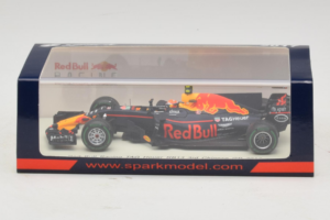Red Bull RB13 Tag Heuer #33 M. Verstappen 3rd Chinese Grand Prix 2017 Spark 1:43 S5037 Resina - imagen 4 de 4