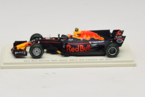 Red Bull RB13 Tag Heuer #33 M. Verstappen 3rd Chinese Grand Prix 2017 Spark 1:43 S5037 Resina