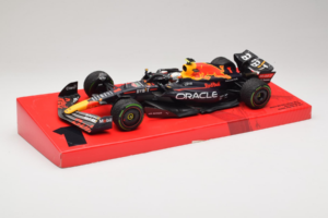Red Bull RB18 #1 M. Verstappen Oracle Red Bull Racing Japanese Grand Prix Winner World Champion 2022 Minichamps 1:18 11322280 - imagen 2 de 7