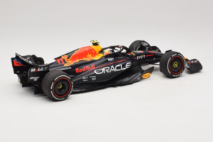 Red Bull RB19 #11 S. Perez Oracle Red Bull Racing Saudi Arabian Grand Prix Winner 2023 Minichamps 1:18 110230111 Resina - imagen 2 de 6