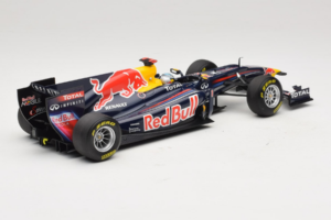 Red Bull RB7 Renault #1 S. Vettel Red Bull Racing Showcar 2011 Minichamps 1:18 110110071-1 Metal - imagen 2 de 7