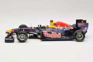 Red Bull RB7 Renault #1 S. Vettel Red Bull Racing World Champion 2011 Minichamps 1:18 110110001 Metal - imagen 3 de 6