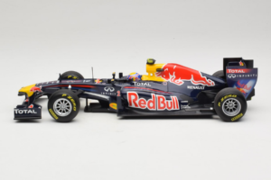 Red Bull RB7 Renault #2 M. Webber Red Bull Racing Showcar 2011 Minichamps 1:18 110110002 Metal - imagen 3 de 7