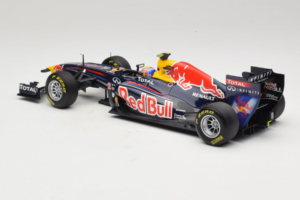 Red Bull RB7 Renault #2 M. Webber Red Bull Racing Showcar 2011 Minichamps 1:18 110110002 Metal - imagen 5 de 7