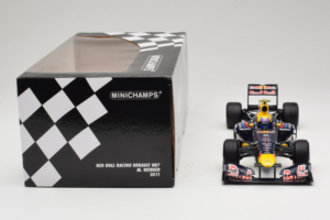 Red Bull RB7 Renault #2 M. Webber Red Bull Racing Showcar 2011 Minichamps 1:18 110110002 Metal - imagen 7 de 7
