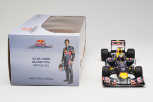 Red Bull RB8 Renault #1 S. Vettel Red Bull Racing Showcar 2012 Minichamps 1:18 110120071 Metal - imagen 6 de 7