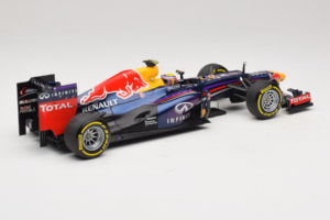 Red Bull RB9 Renault #2 M. Webber Infiniti Red Bull Racing Showcar 2013 Minichamps 1:18 110130072 Metal - imagen 2 de 6