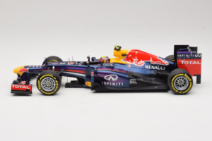 Red Bull RB9 Renault #2 M. Webber Infiniti Red Bull Racing Showcar 2013 Minichamps 1:18 110130072 Metal - imagen 3 de 6