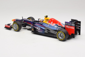 Red Bull RB9 Renault #2 M. Webber Infiniti Red Bull Racing Showcar 2013 Minichamps 1:18 110130072 Metal - imagen 5 de 6
