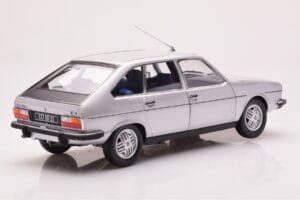 Renault 30 TX Plata Norev 1:18 185272 Metal - imagen 3 de 8