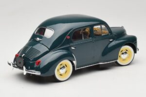 Renault 4CV Verde Solido 1:18 8047 Metal - imagen 2 de 6